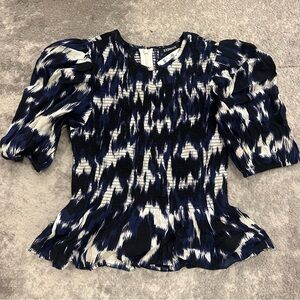 NWT Express Printed Puff Sleeve Smocked Peplum Top Print Navy Cream Shirt Blouse